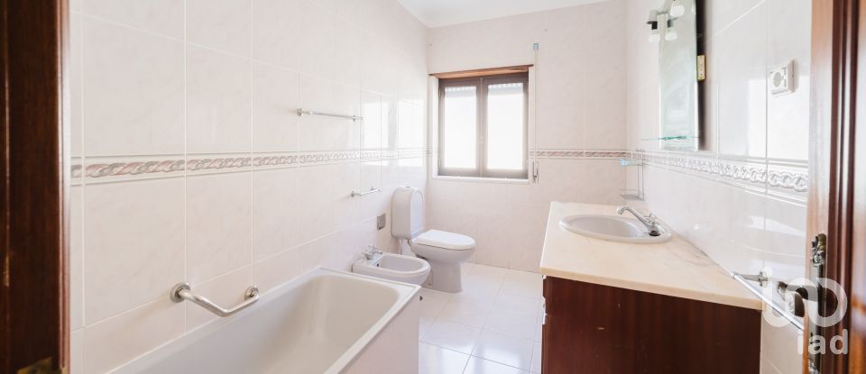 Traditional house T6 in Foz do Arelho of 374 m²