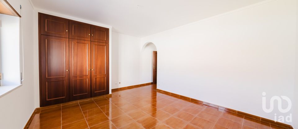 Traditional house T6 in Foz do Arelho of 374 m²