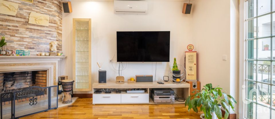 Moradia T4 em Corroios de 200 m²