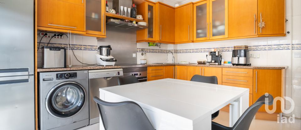 Moradia T4 em Corroios de 200 m²