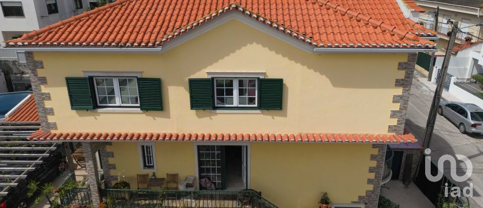 Moradia T4 em Corroios de 200 m²