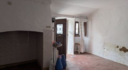 House T2 in São Lourenço de Mamporcão e São Bento de Ana Loura of 97 m²