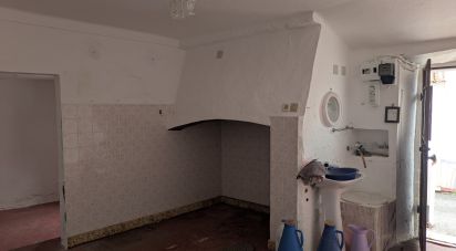 House T2 in São Lourenço de Mamporcão e São Bento de Ana Loura of 97 m²