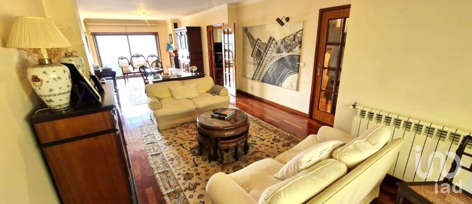 Moradia T5 em São Mamede de Infesta e Senhora da Hora de 294 m²