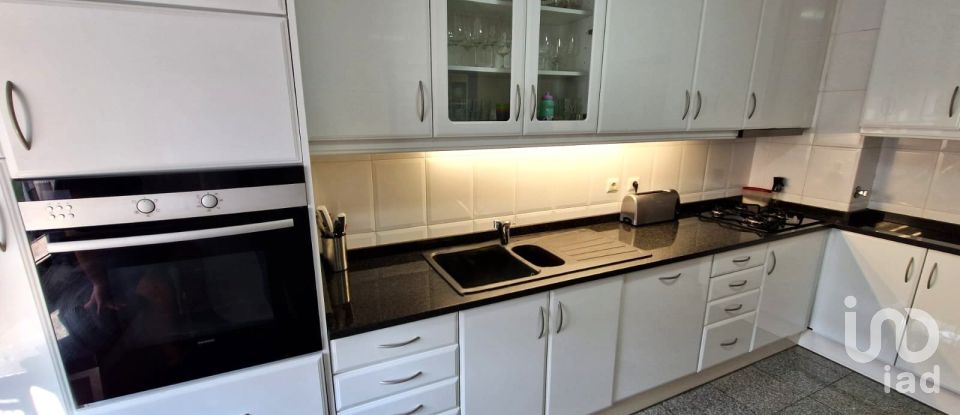 Moradia T5 em São Mamede de Infesta e Senhora da Hora de 294 m²