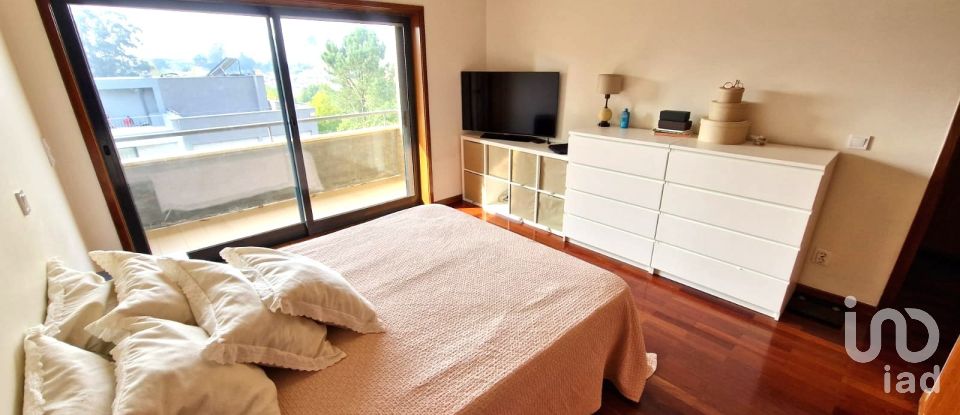 Moradia T5 em São Mamede de Infesta e Senhora da Hora de 294 m²