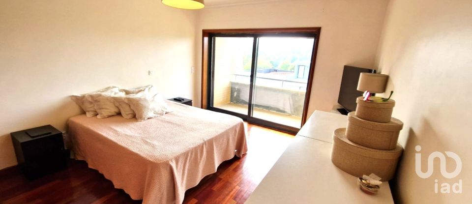 Moradia T5 em São Mamede de Infesta e Senhora da Hora de 294 m²