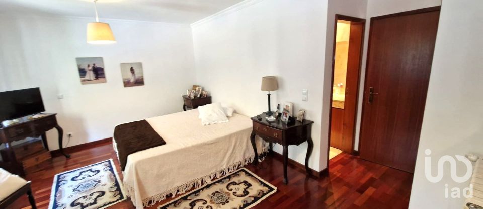 Moradia T5 em São Mamede de Infesta e Senhora da Hora de 294 m²