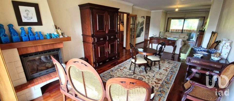 Moradia T5 em São Mamede de Infesta e Senhora da Hora de 294 m²