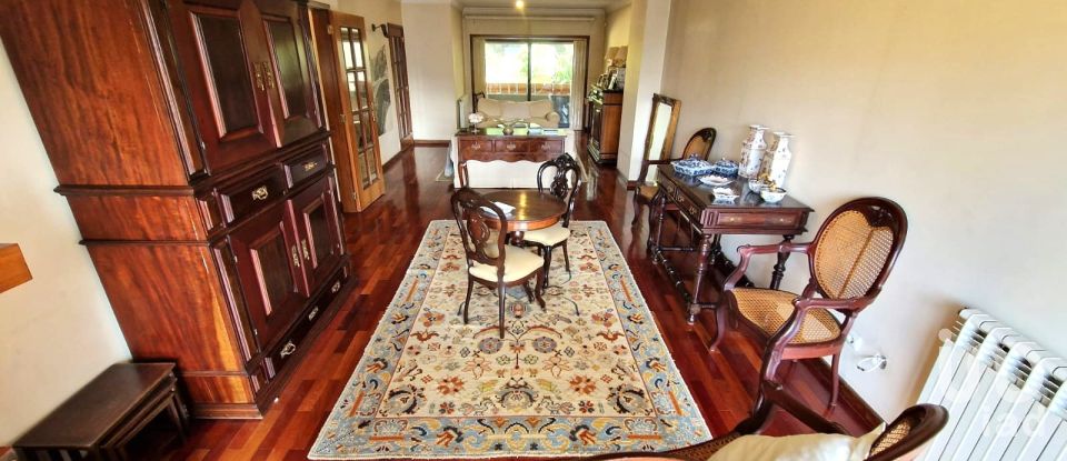 Moradia T5 em São Mamede de Infesta e Senhora da Hora de 294 m²