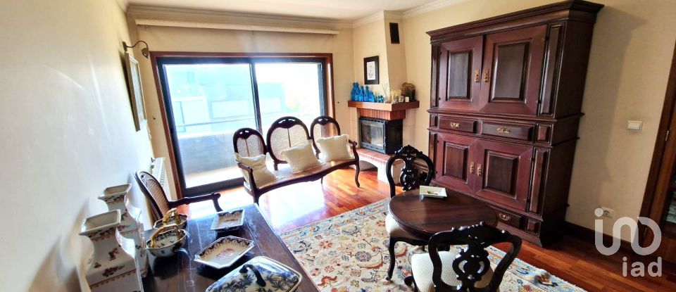 Moradia T5 em São Mamede de Infesta e Senhora da Hora de 294 m²