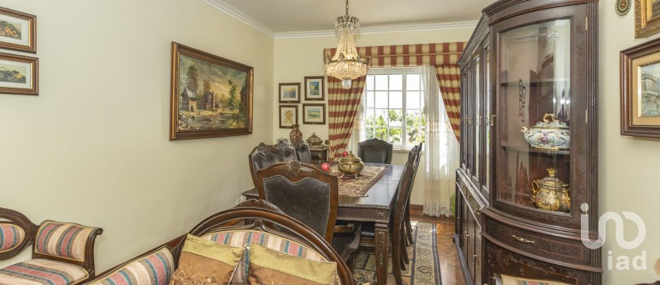 Moradia T4 em Algueirão-Mem Martins de 141 m²