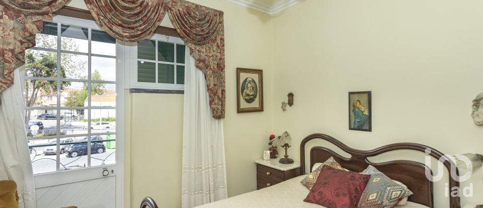 Moradia T4 em Algueirão-Mem Martins de 141 m²