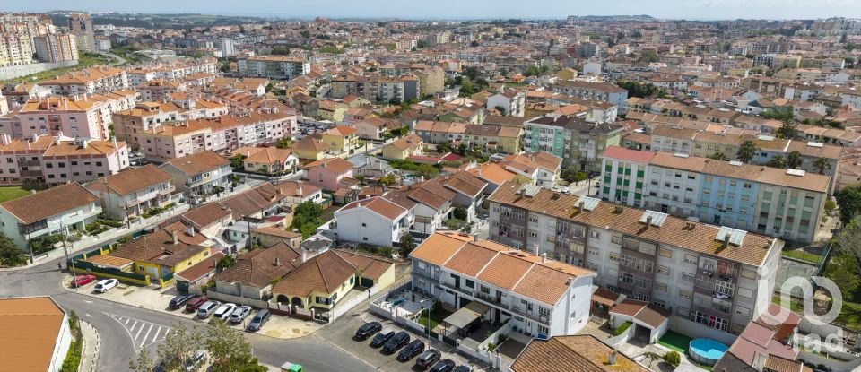 Moradia T4 em Algueirão-Mem Martins de 141 m²