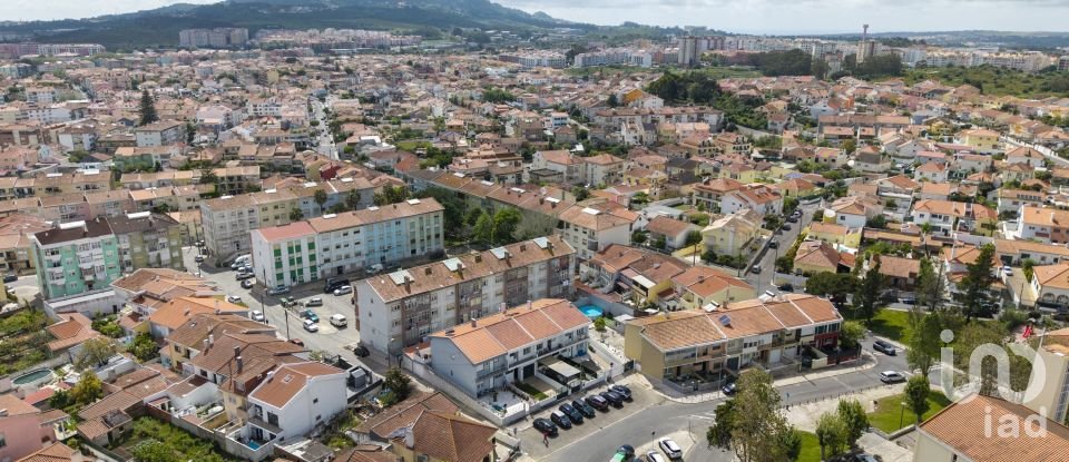 Moradia T4 em Algueirão-Mem Martins de 141 m²