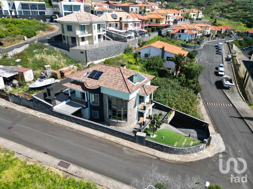 Maison T3 à Caniçal de 181 m²