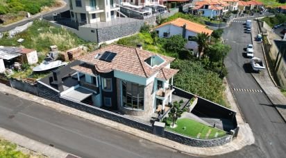 House T3 in Caniçal of 181 m²