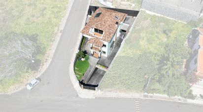 House T3 in Caniçal of 181 m²