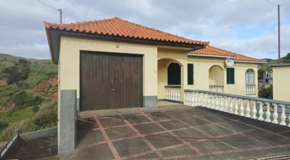 House T4 in Porto da Cruz of 240 m²