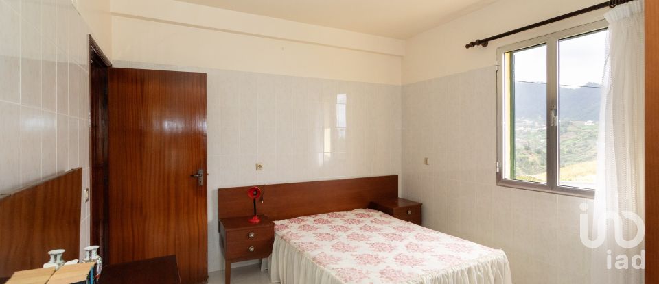 House T4 in Porto da Cruz of 240 m²