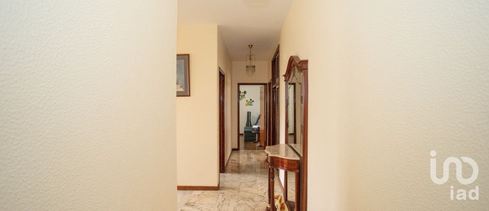 House T4 in Porto da Cruz of 240 m²