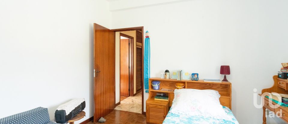 House T4 in Porto da Cruz of 240 m²