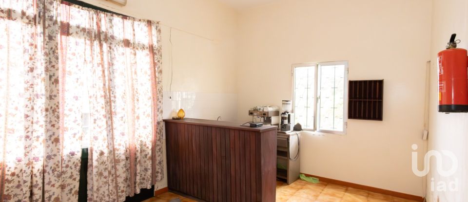 House T4 in Porto da Cruz of 240 m²