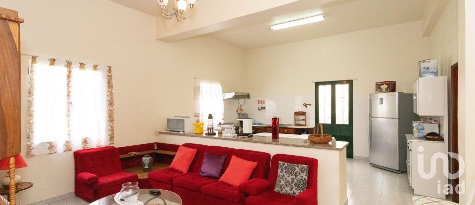 House T4 in Porto da Cruz of 240 m²