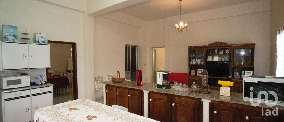 House T4 in Porto da Cruz of 240 m²