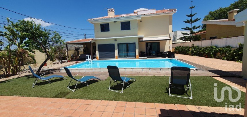 Habitação T8 em Charneca De Caparica E Sobreda de 324 m²