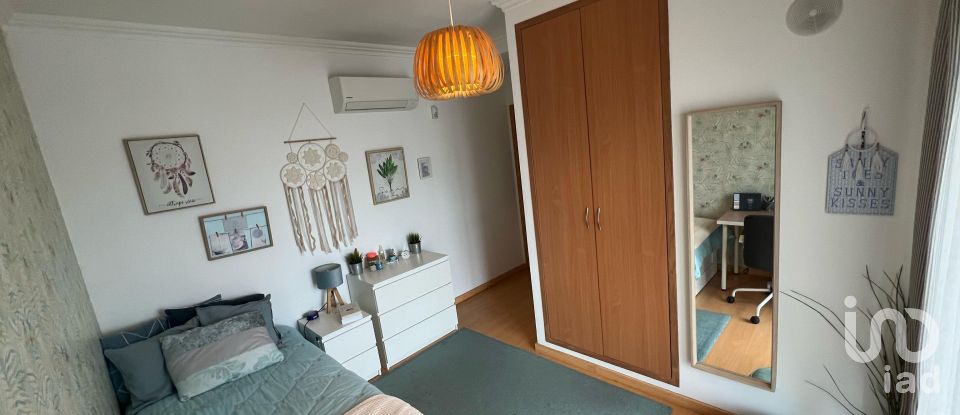 Habitação T8 em Charneca De Caparica E Sobreda de 324 m²