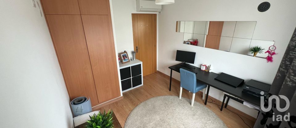 Habitação T8 em Charneca De Caparica E Sobreda de 324 m²