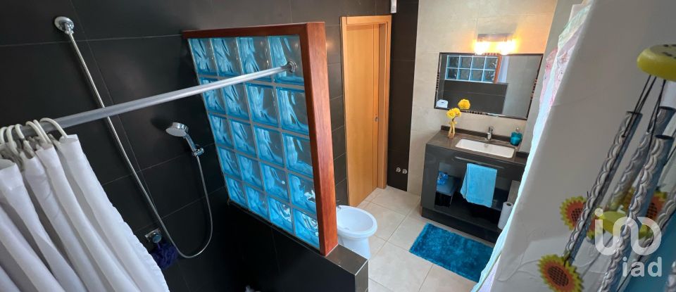 Habitação T8 em Charneca De Caparica E Sobreda de 324 m²