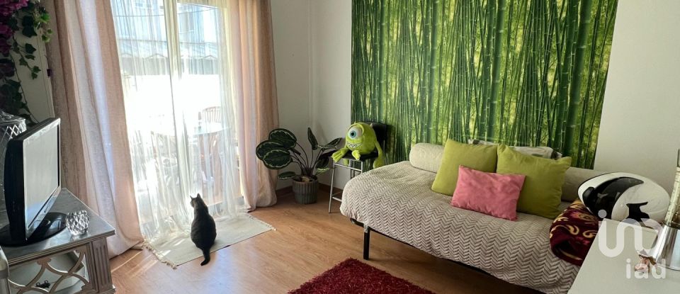 Habitação T8 em Charneca De Caparica E Sobreda de 324 m²