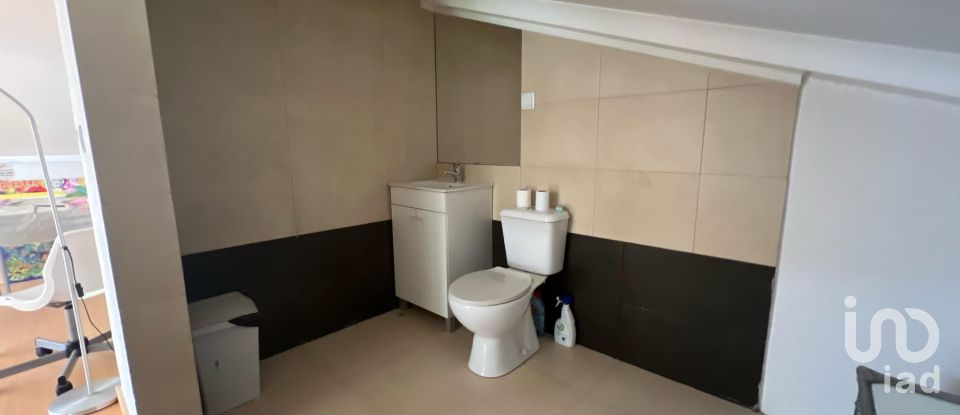 Habitação T8 em Charneca De Caparica E Sobreda de 324 m²