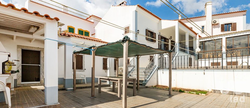 House T4 in Estremoz (Santa Maria e Santo André) of 290 m²