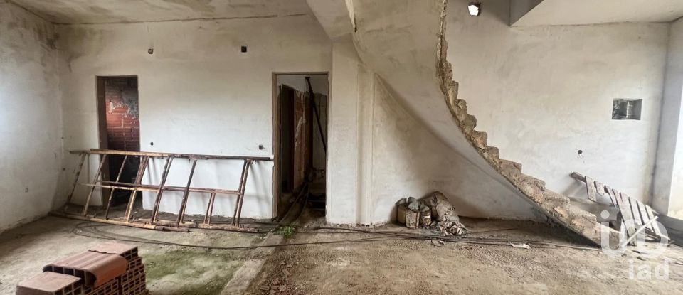 House T3 in Vermelha of 130 m²