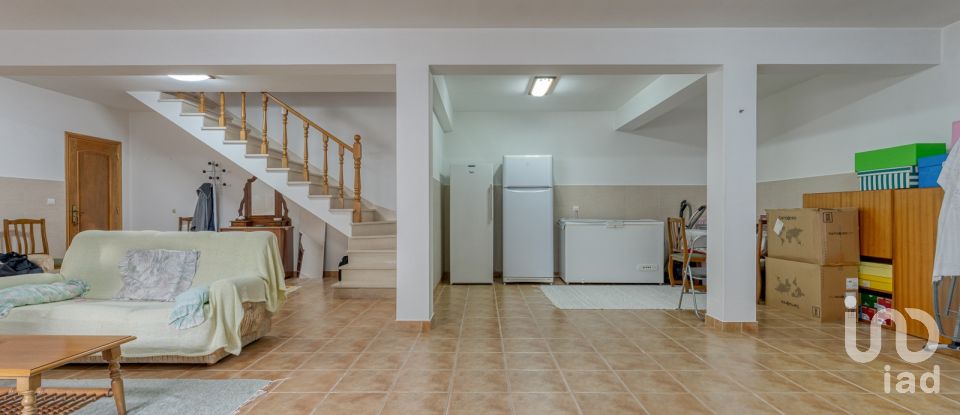 House T4 in Monte Real e Carvide of 356 m²