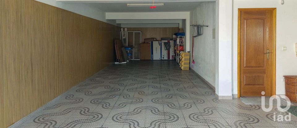 House T4 in Monte Real e Carvide of 356 m²