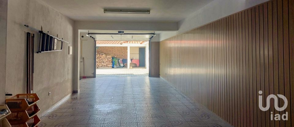 House T4 in Monte Real e Carvide of 356 m²