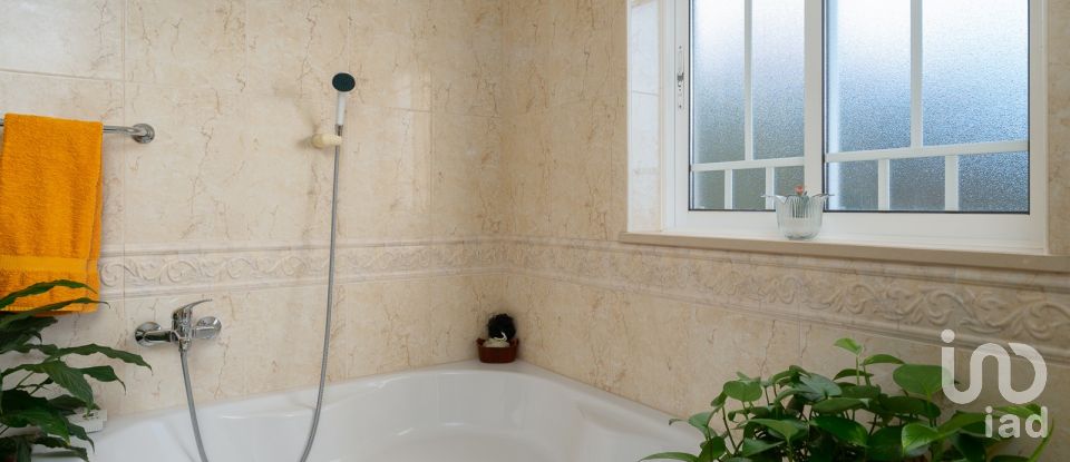 House T4 in Monte Real e Carvide of 356 m²