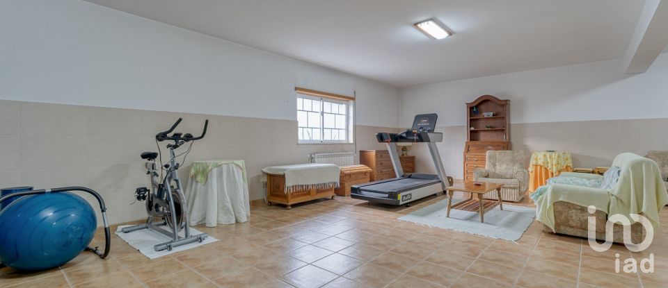 House T4 in Monte Real e Carvide of 356 m²