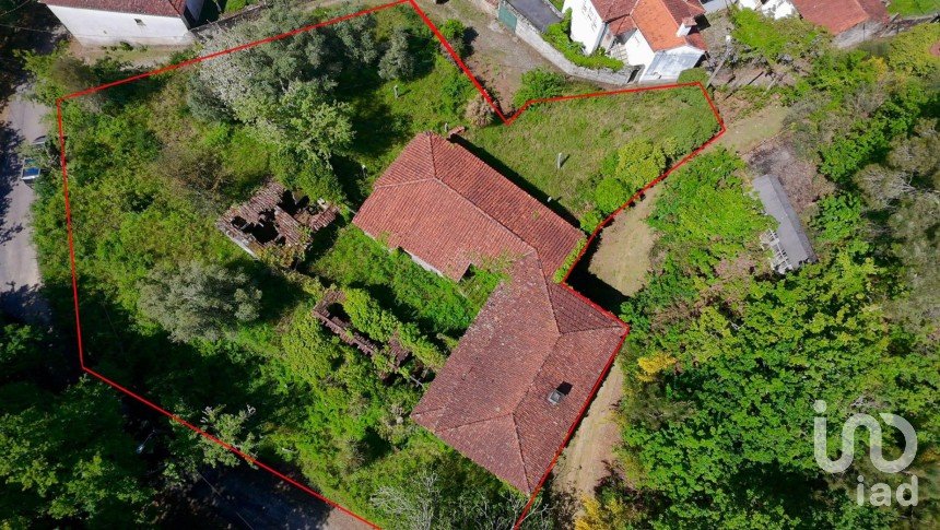 Maison T4 à Covas de 360 m²