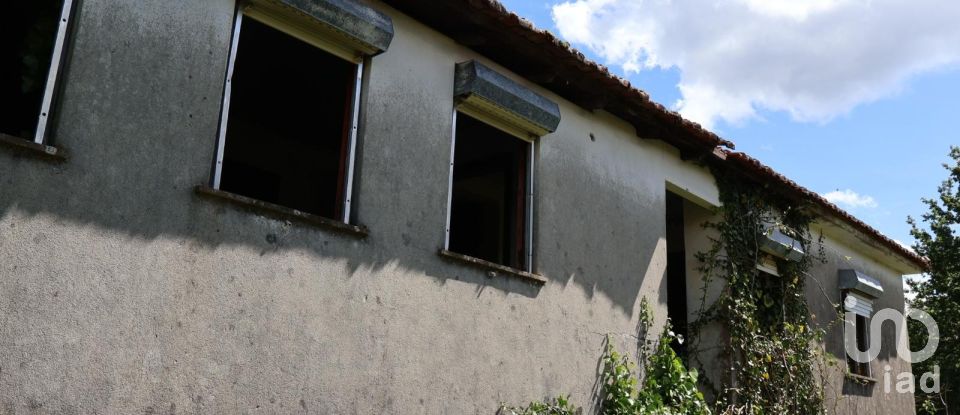 Maison T4 à Covas de 360 m²