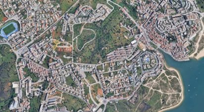 Terrain à Estômbar e Parchal de 723 m²