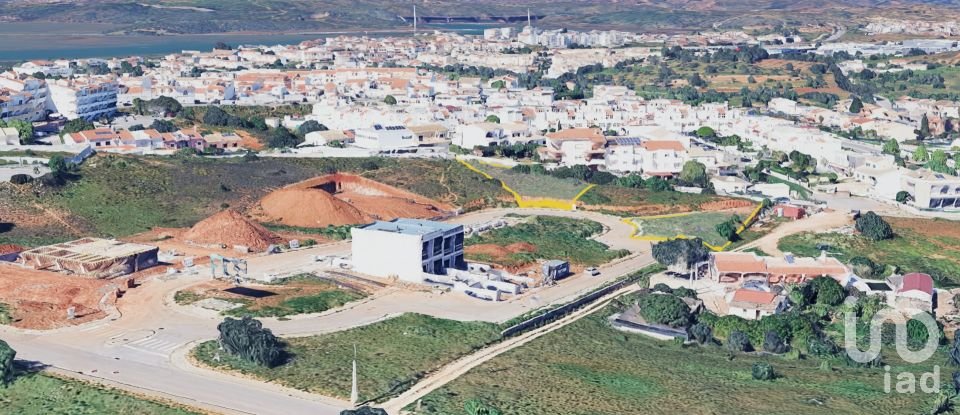 Terrain à Estômbar e Parchal de 723 m²