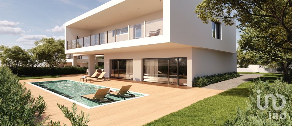 Terrain à Estômbar e Parchal de 723 m²