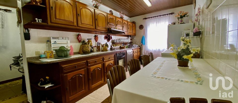 Farm T8 in Santo António da Serra of 960 m²