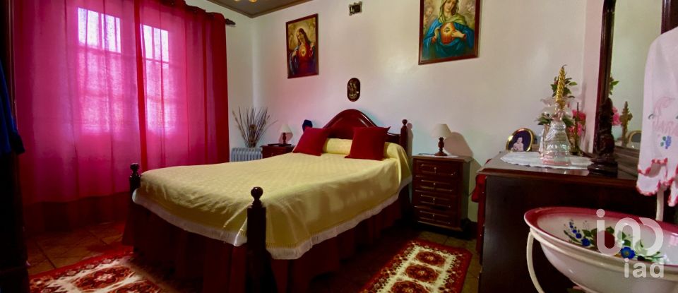 Farm T8 in Santo António da Serra of 960 m²