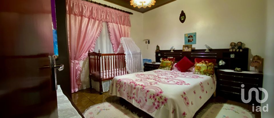 Farm T8 in Santo António da Serra of 960 m²